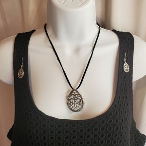 NWOT Filigree necklace and earrings set/broach